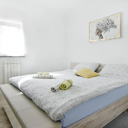 Apartman Charmantes Neues Mit Terrasse Naehe Enea 2 *