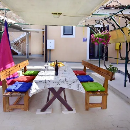 Charmantes Neues Mit Terrasse Naehe Enea 2 Apartman Savudrija